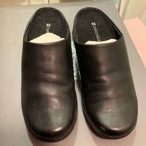 EUC Naturalizer Mule size 6